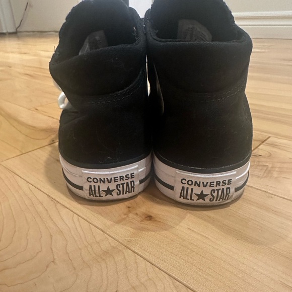 Converse - Picture 4 of 4